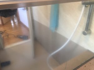 鏡のウロコ取り作業前