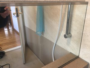 鏡のウロコ取り作業後