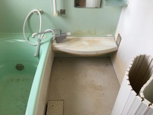 浴室クリーニング前