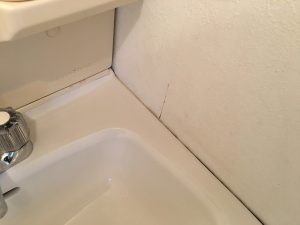 洗面台カビ処理後