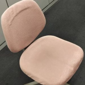 クリーニングした椅子